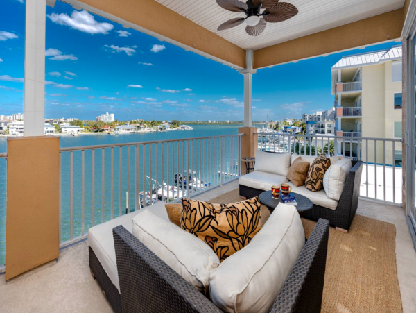 Great Bay View, 2.5 blocks to Clearwater Beach